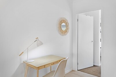 Riverside 3-bed Home With Study Nook and BBQ