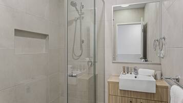 Apartment | Bathroom | Towels