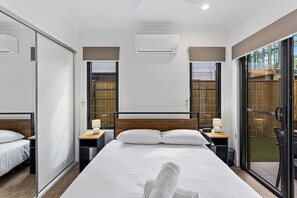 3 bedrooms, laptop workspace, iron/ironing board, bed sheets