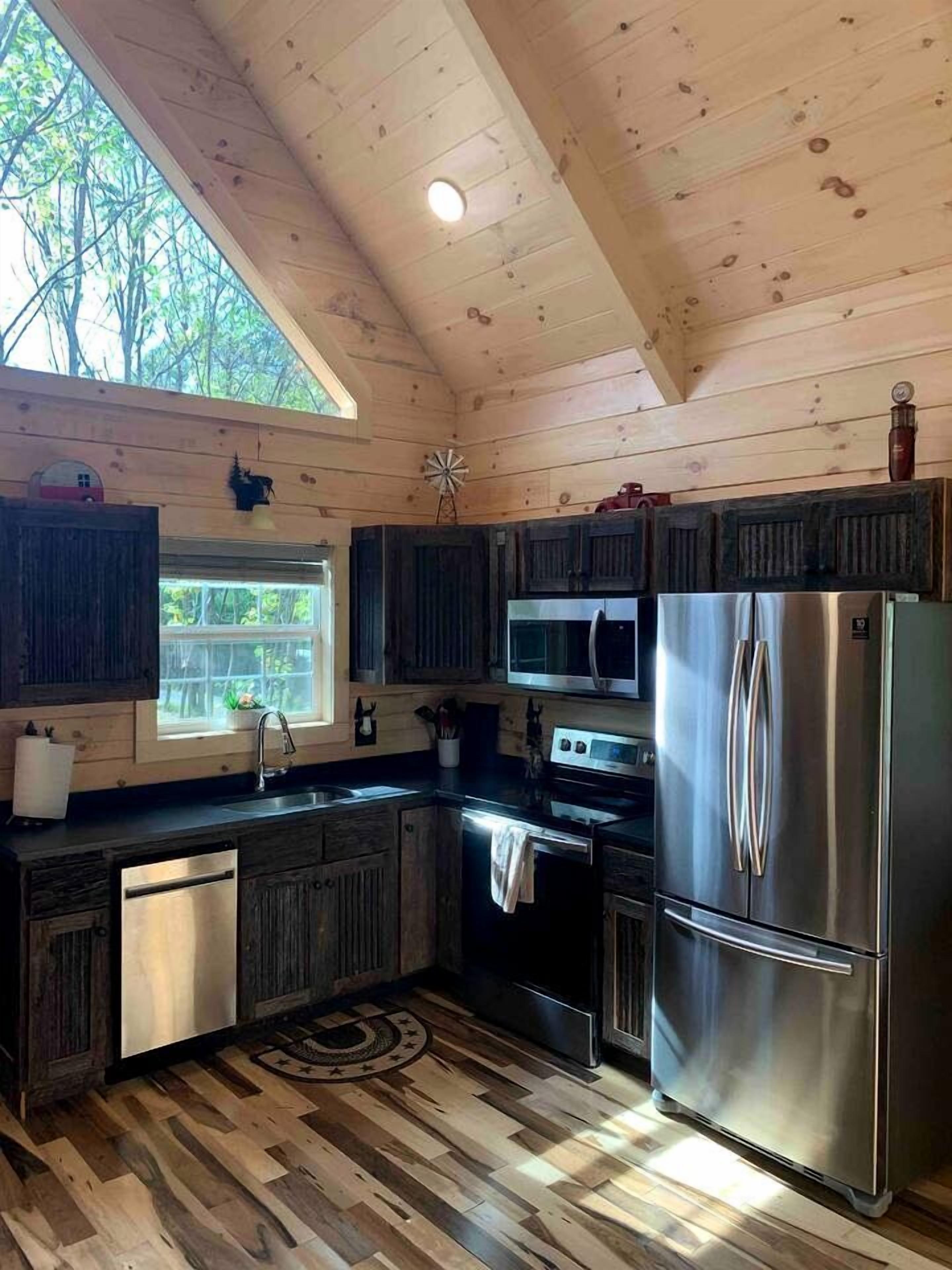 Refrigerador, microondas, horno, placa de cocina