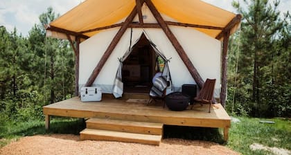 Gorgeous Safari Tent with Sauna Perfect for a Couple Retreat in Kentucky