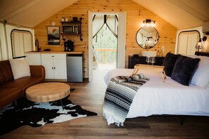 1 Schlafzimmer, Schreibtisch, WLAN, BettwÀsche