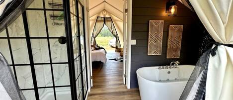 1 bedroom, desk, WiFi, bed sheets