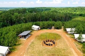 المنشأة من الخارج