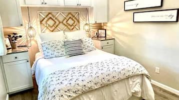1 dormitorio, escritorio, tabla de planchar con plancha y wifi