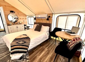 1 室のベッドルーム、デスク、WiFi、ベッドシーツ