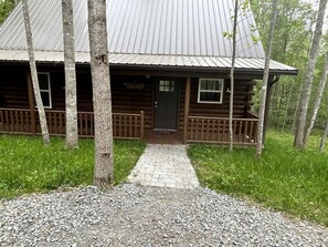 Exterior - Incredible Cabin with Fireplace and Hot-tub in Campbellsville, Kentucky (Campbellsville)