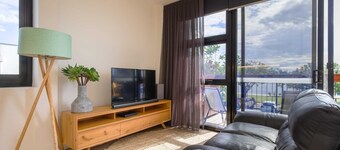 克萊德河景舒適兩臥公寓  