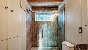 Unclassified image, 5 of 39, button - Luxury Year-round Treehouse in Sanford, ME (Sanford)