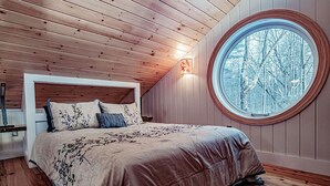 Unclassified image, 3 of 39, button - Luxury Year-round Treehouse in Sanford, ME (Sanford)