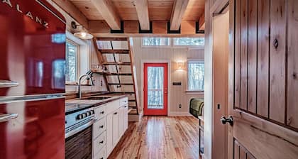 Luxury Year-round Treehouse in Sanford, ME