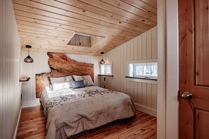 Unclassified image, 2 of 39, button - Luxury Year-round Treehouse in Sanford, ME (Sanford)