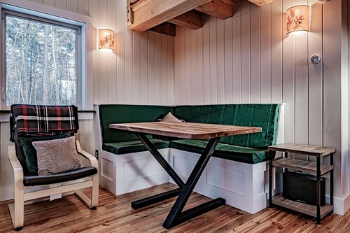 Luxury Year-round Treehouse in Sanford, ME