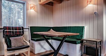 Luxury Year-round Treehouse in Sanford, ME
