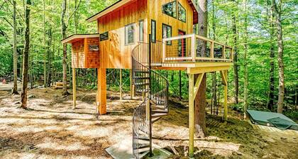 Luxury Year-round Treehouse in Sanford, ME