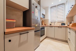 Fridge, microwave, oven, dishwasher