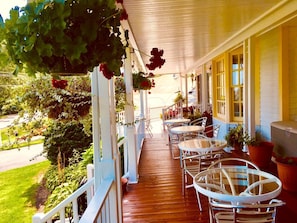 Outdoor dining - Sunny Room with a Private Deck in a Bed and Breakfast near Camden Hills State Park, Maine (Lincolnville)