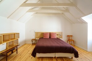 3 dormitorios, tabla de planchar con plancha, wifi gratis y ropa de cama