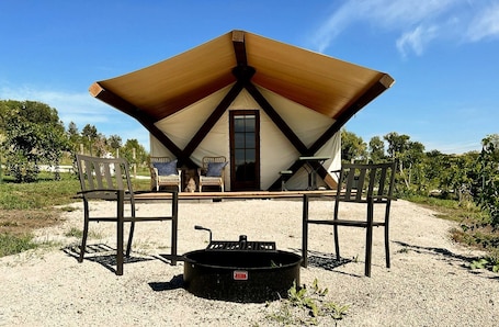 施設の敷地. Spacious Tented Cabin Perfect for a Family of Four in Tekamah, Nebraska
