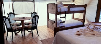 Spacious Tented Cabin Perfect for a Family of Four in Tekamah, Nebraska