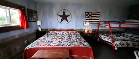 2 bedrooms, desk, bed sheets