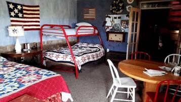 2 bedrooms, desk, bed sheets
