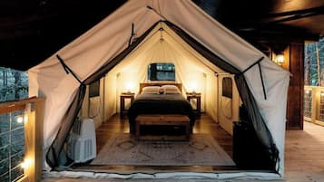 1 bedroom, bed sheets