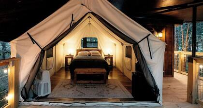 Unique Treehouse Tent Ideal for Couples in Branson, Missouri