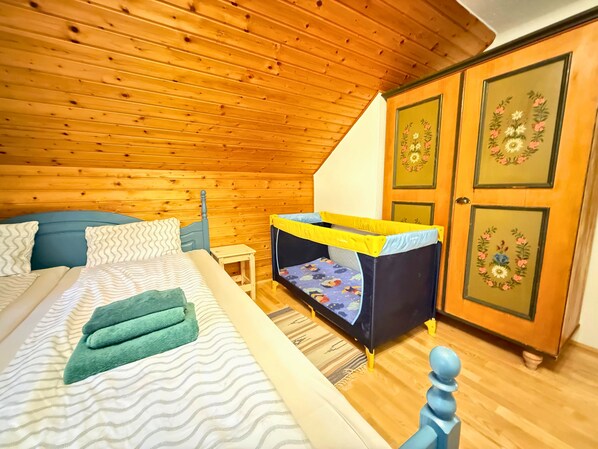 3 Schlafzimmer, Bügeleisen/Bügelbrett, Reisekinderbett, kostenloses WLAN