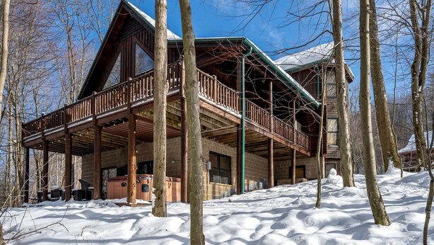 Unclassified image, 1 of 55, button - Majestic Mountain Cabin Retreat near Deep Creek Lake in Maryland (Oakland)