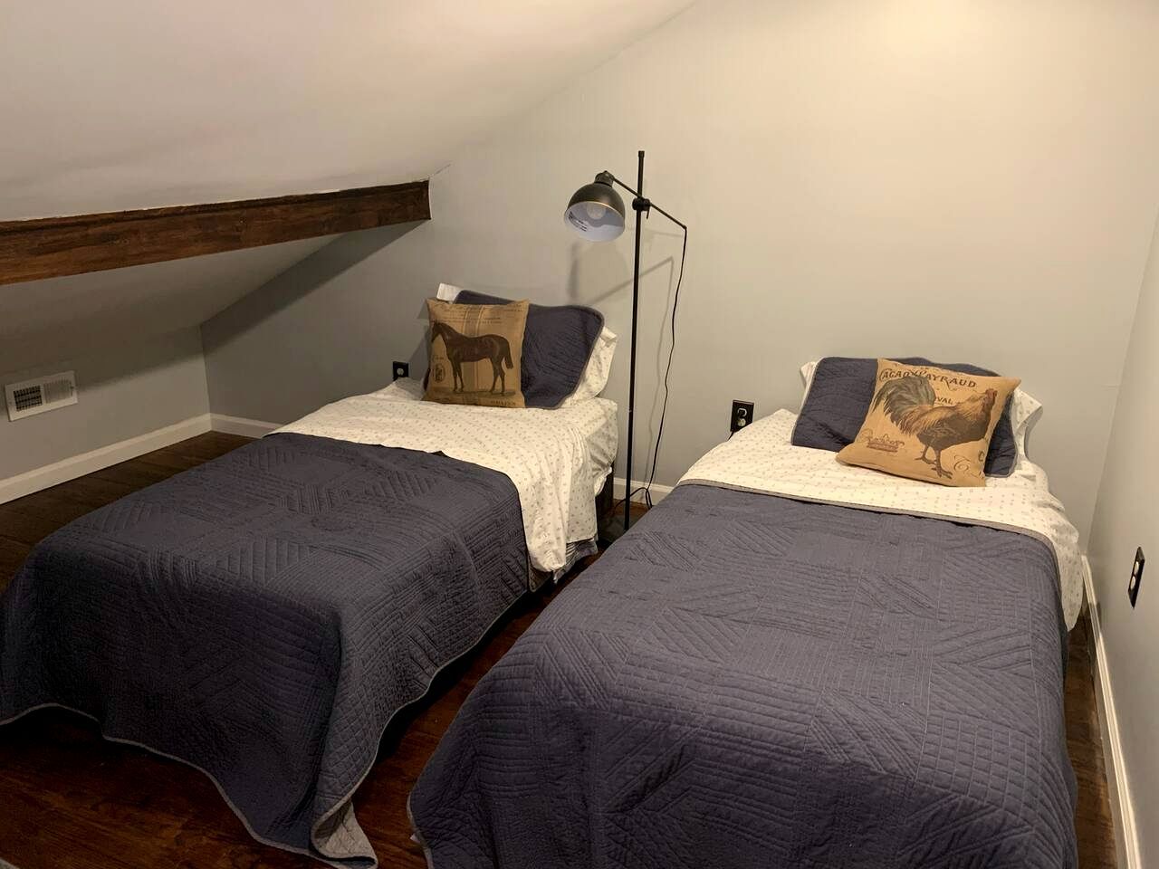 2 Schlafzimmer, Schreibtisch, Bügeleisen/Bügelbrett, WLAN