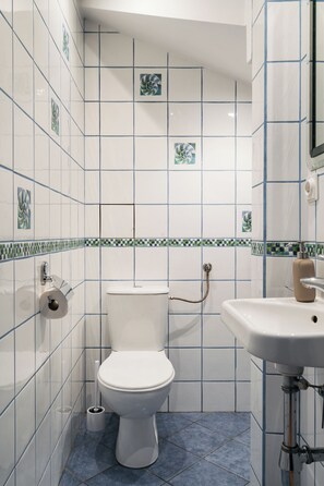Apartment, Stadtblick | Badezimmer