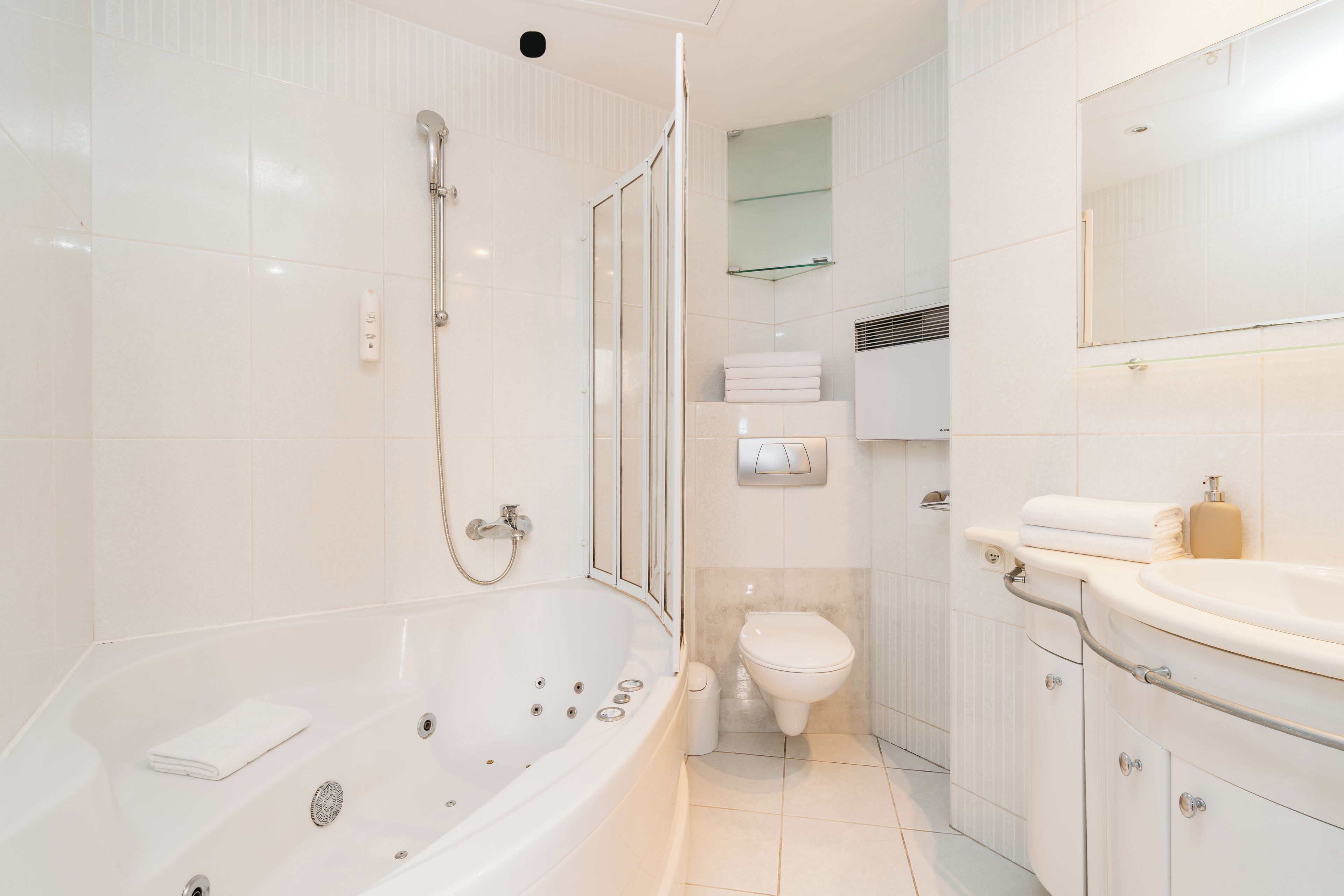 Apartment, City View | Bathroom