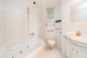 Apartment, City View | Bathroom - Native Apartments Warszauera 3 (Kraków)