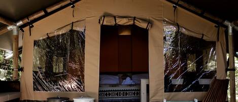 1 bedroom, bed sheets