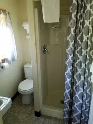 Handtücher, Seife, Shampoo, Toilettenpapier