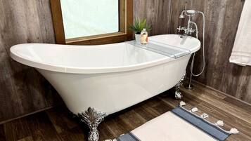 Whirlpool, Haartrockner, Handtücher, Seife