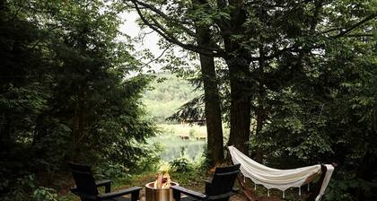 Delightful Safari Tent with Fire Pit and Sauna in North Woodstock, New Hampshire