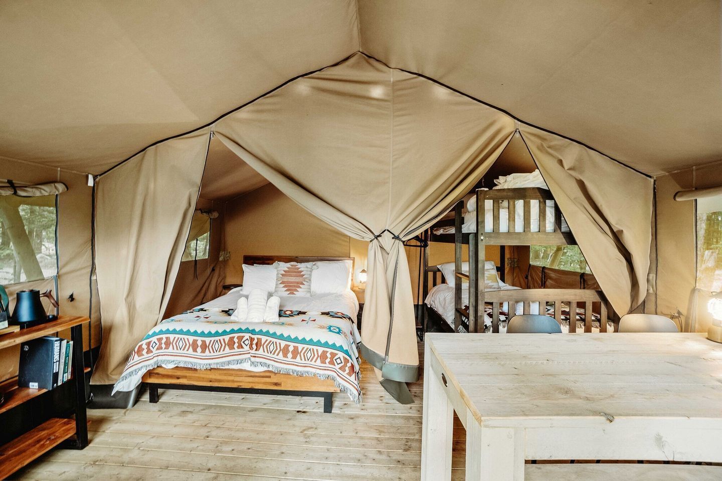 1 slaapkamer, een bureau, wifi, beddengoed