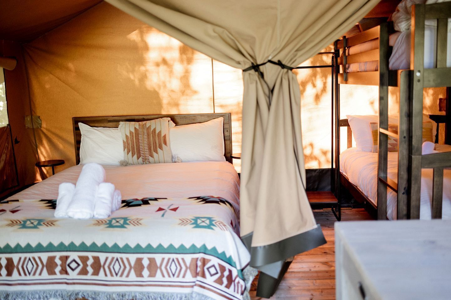 1 bedroom, desk, WiFi, bed sheets