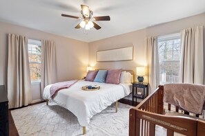 3 soverom, strykejern/-brett, wi-fi og sengetøy