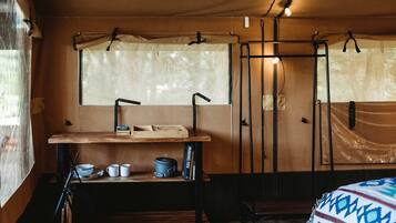 1 habitación y escritorio