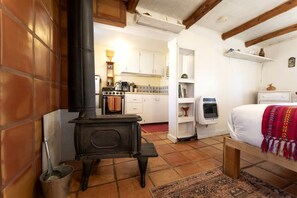 1 dormitorio, escritorio, wifi y ropa de cama