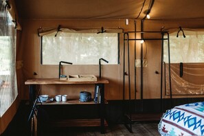 Bureau, Wi-Fi, draps fournis