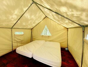 1 bedroom - Treehouse-Style Tent Rental in the White Mountain National Forest of New Hampshire (Chatham)