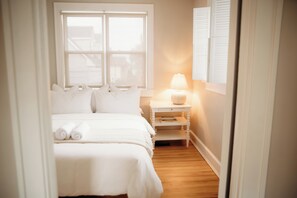 3 bedrooms, desk, iron/ironing board, travel cot