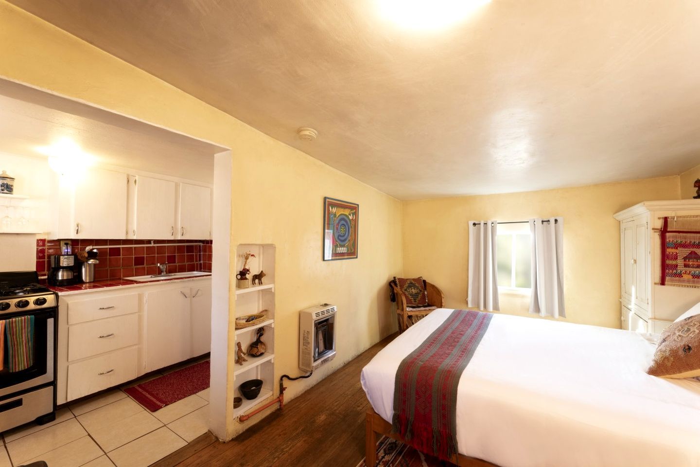 1 bedroom, desk, iron/ironing board, WiFi