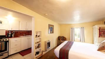 1 bedroom, desk, iron/ironing board, WiFi