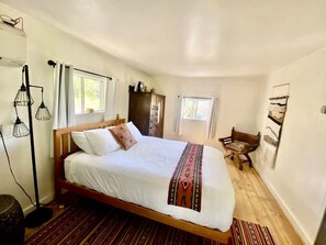 1 室のベッドルーム、デスク、WiFi、ベッドシーツ