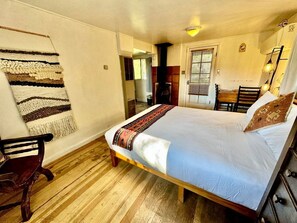 1 habitación, escritorio, wifi y ropa de cama 
